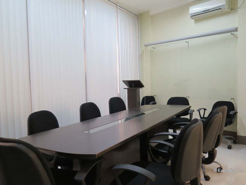 The Center Suites Cebu Εξωτερικό φωτογραφία