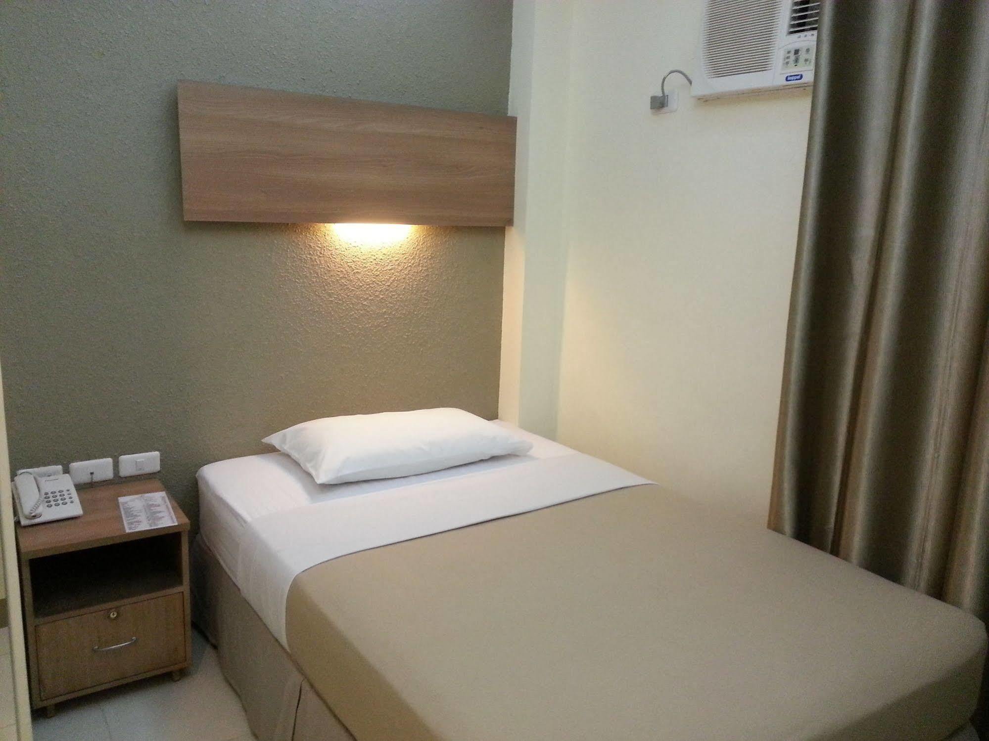 The Center Suites Cebu Εξωτερικό φωτογραφία