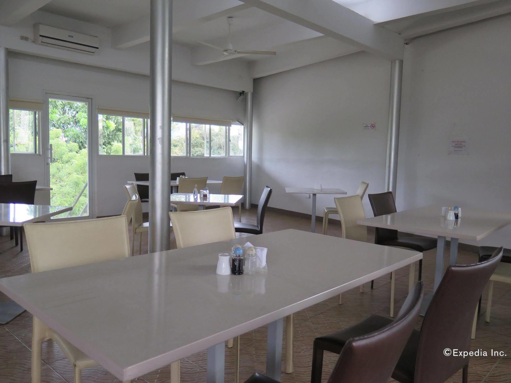 The Center Suites Cebu Εξωτερικό φωτογραφία